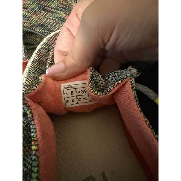 size 8 HeyDude Wendy Sox multicolor shoes - Picture 6 of 6